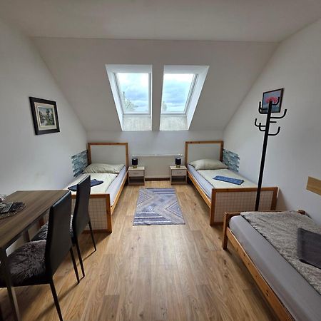 Farm Stay Nh Stables Nyrany Экстерьер фото