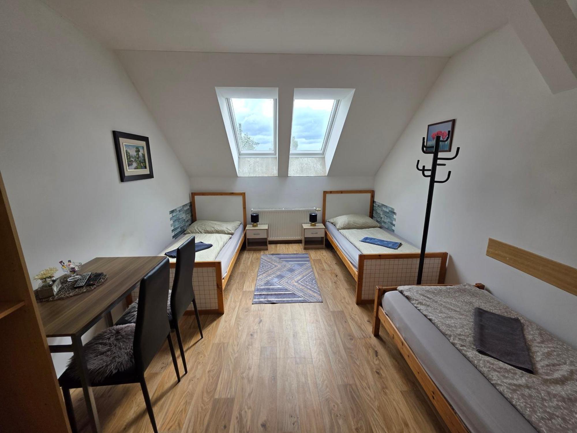 Farm Stay Nh Stables Nyrany Экстерьер фото