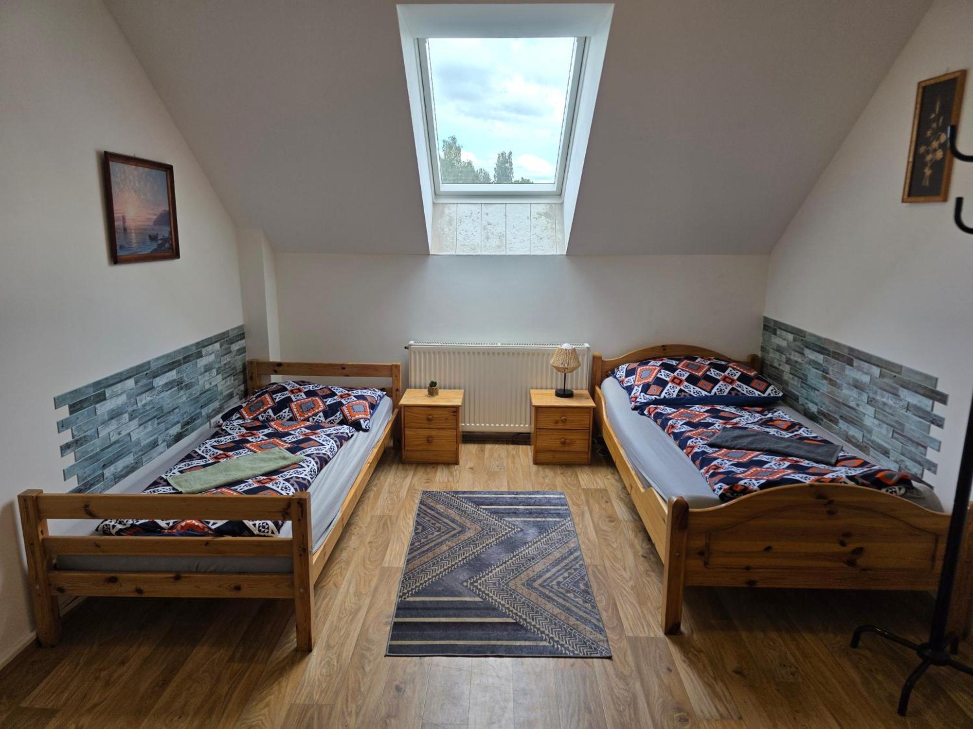 Farm Stay Nh Stables Nyrany Экстерьер фото