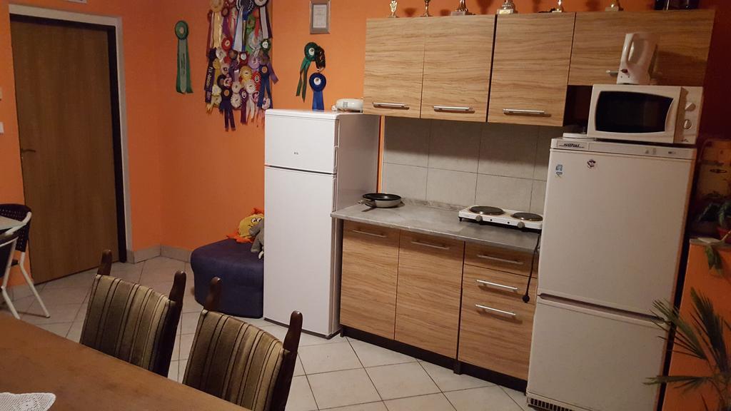 Farm Stay Nh Stables Nyrany Экстерьер фото