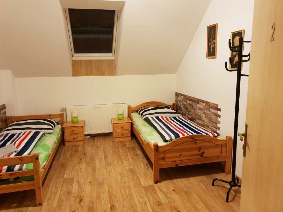 Farm Stay Nh Stables Nyrany Экстерьер фото